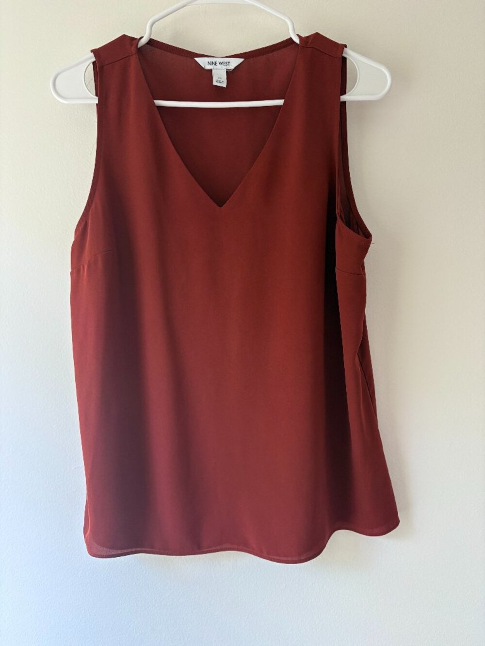 Nine West Rust Burnt Orange V-Neck Sleeveless Tank